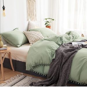 Green Boho PomPom Duvet Set • Gently Used